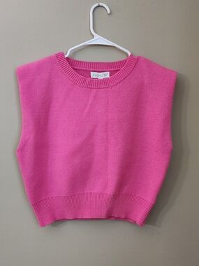She + Sky Bright pink sweater crop Sleeveless top Women Size L